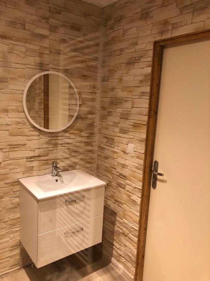 Le De L'ajon Apartment *